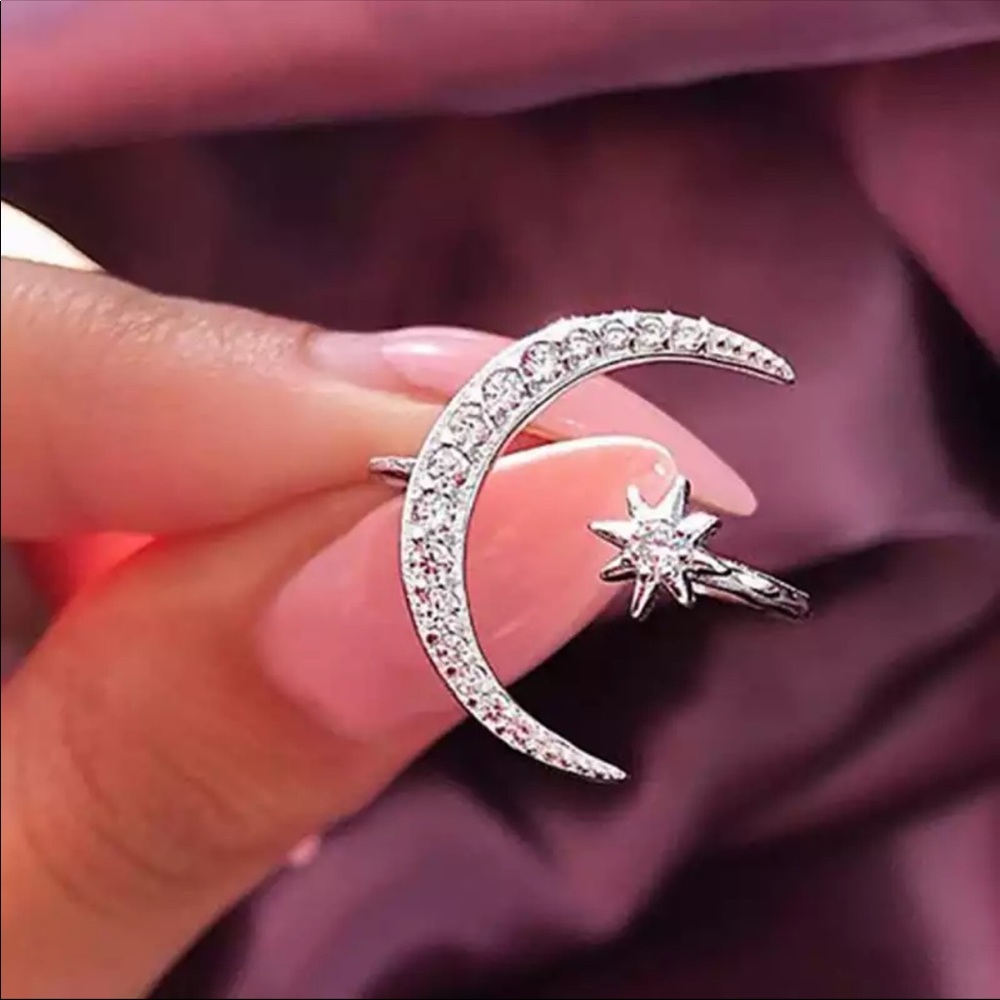 New Ring Moon & Star Dazzling Open Finger Ring - Picture 2 of 5